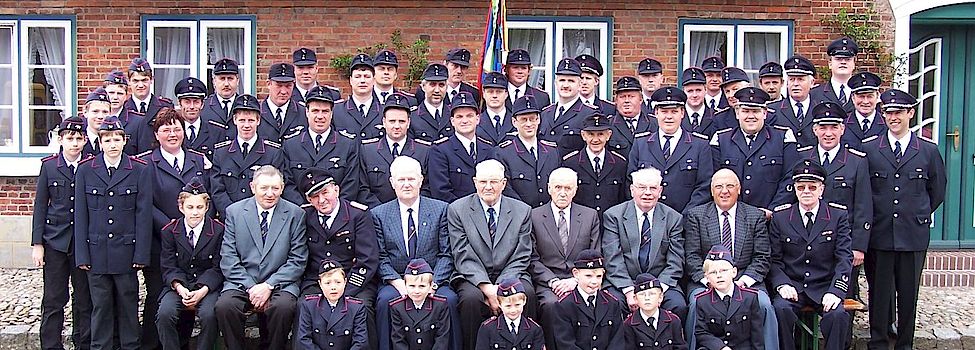 Gruppenbild der Süderender Feuerwehr